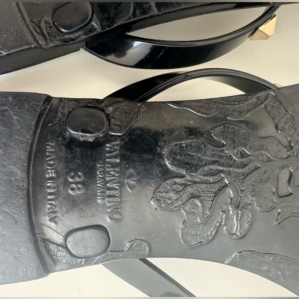 Valentino Garavani ROCKSTUD RUBBER SLIPPER 38 - Picture 11 of 11